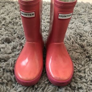 Girls Hunter rain boot. Size 8